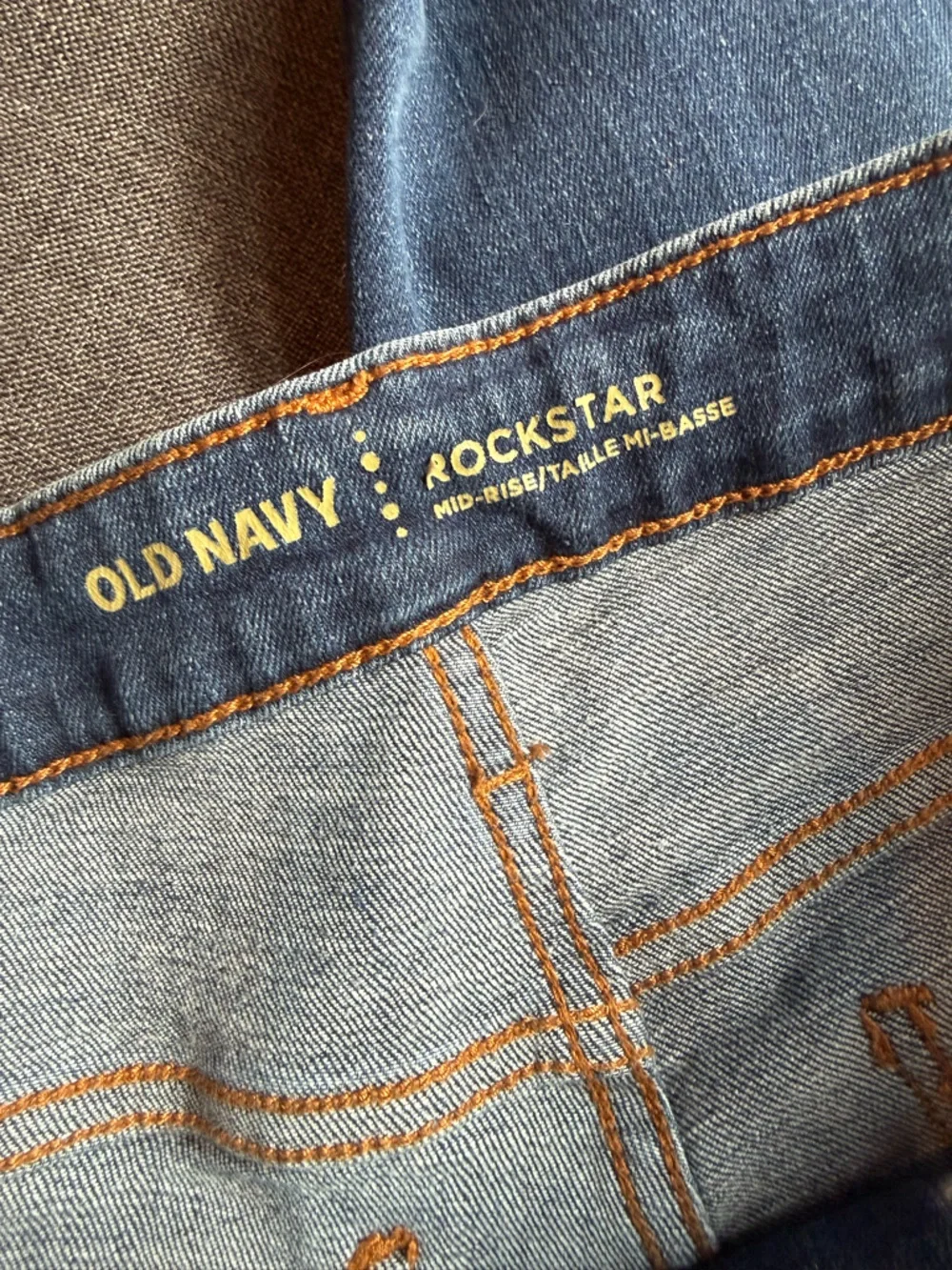 Old Navy Rockstar Mid-Rise Skinny Jeans Distressed | Size 12 - Picture 4 of 4